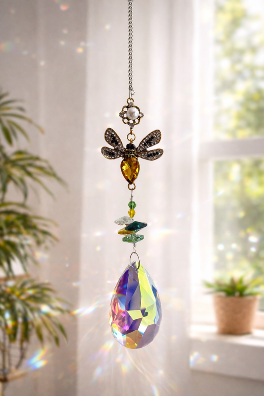 Colgante Prisma Luciérnaga — La Luz que Vive en Ti